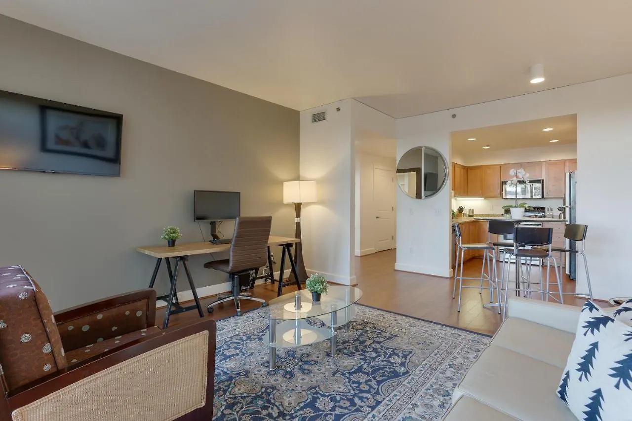 Renu Suites At The Burlington Portland Apartment