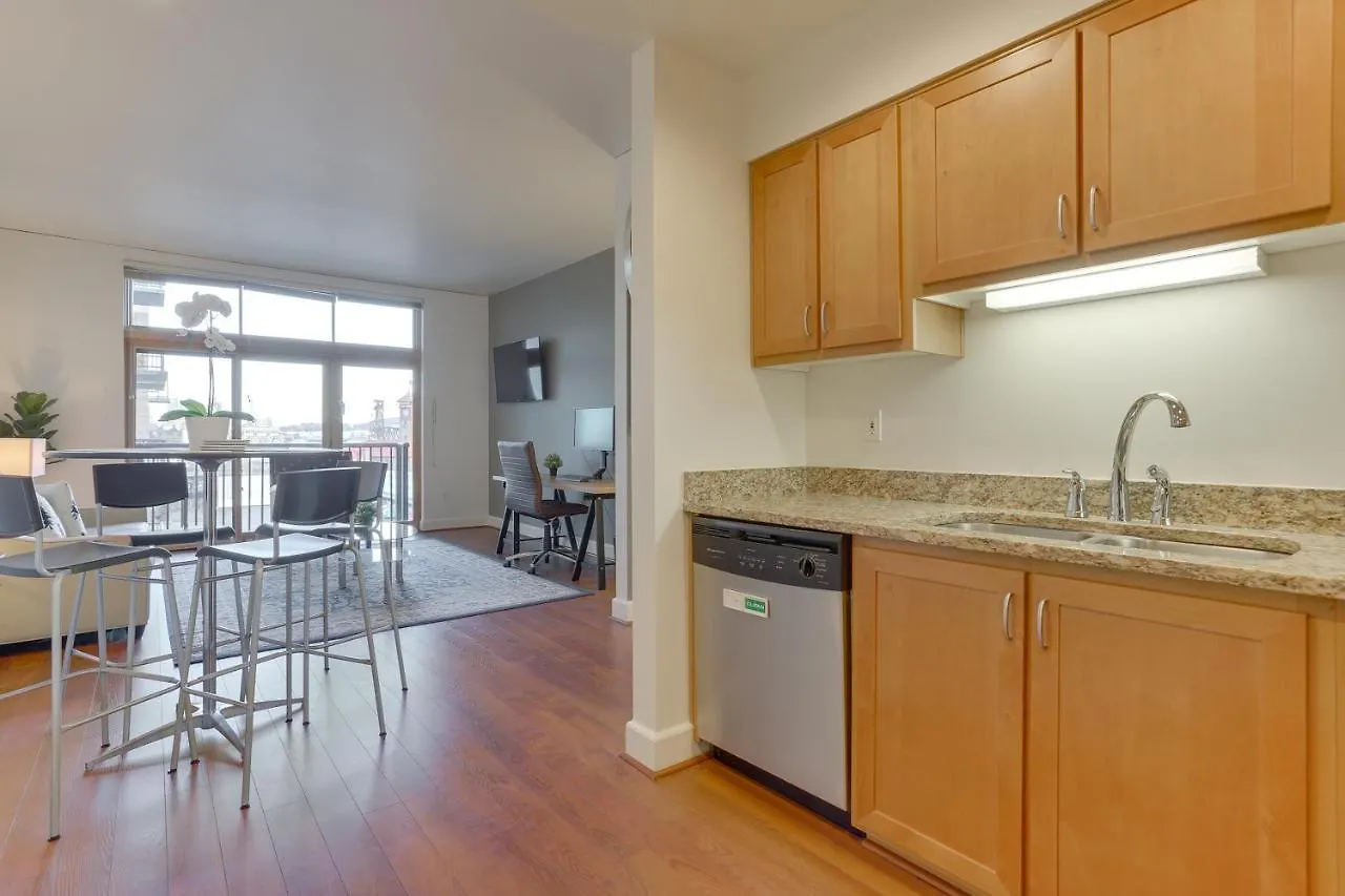 Renu Suites At The Burlington Portland 0*,