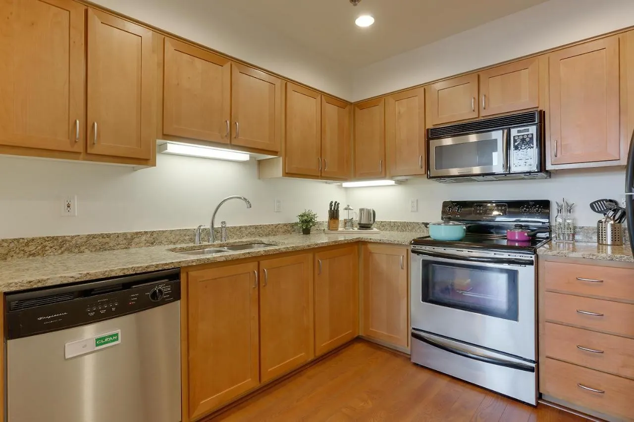 Renu Suites At The Burlington Portland 0*,