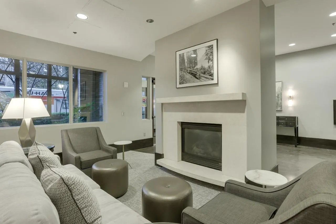 Renu Suites At The Burlington Portland Apartment