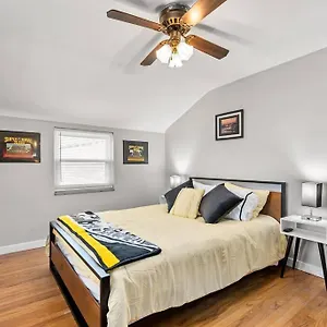  Holiday home Open Floor Spacious Home, 15min From Downtown, Private Garage, Kids Friendly United States